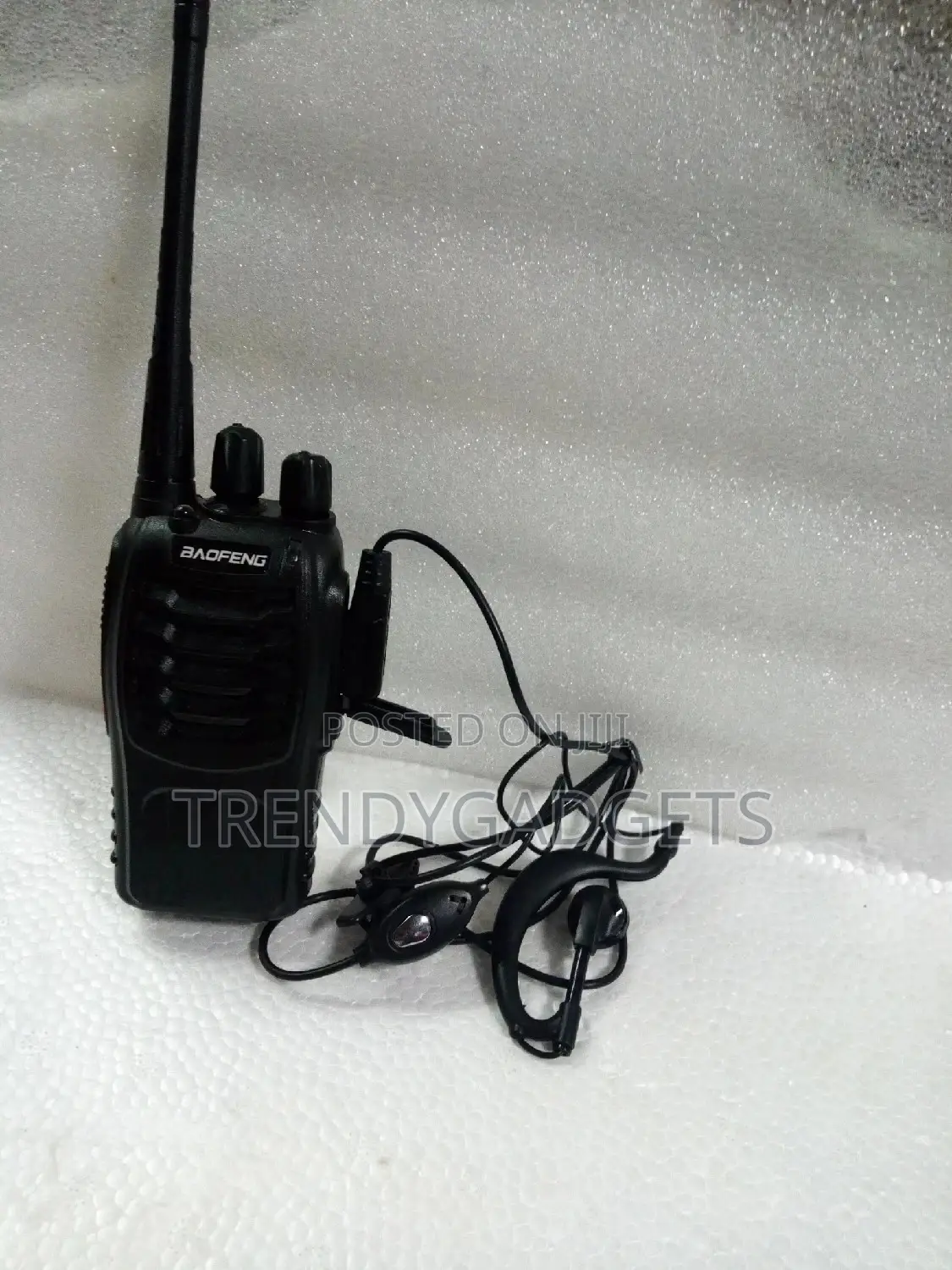 Baofeng 888s Radio Calls With Eapiece