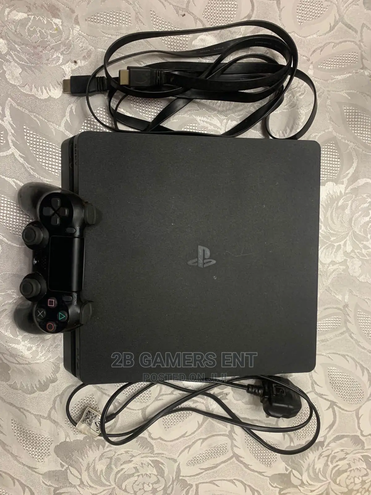 Ps4 Slim , 1 Pad All Cables
