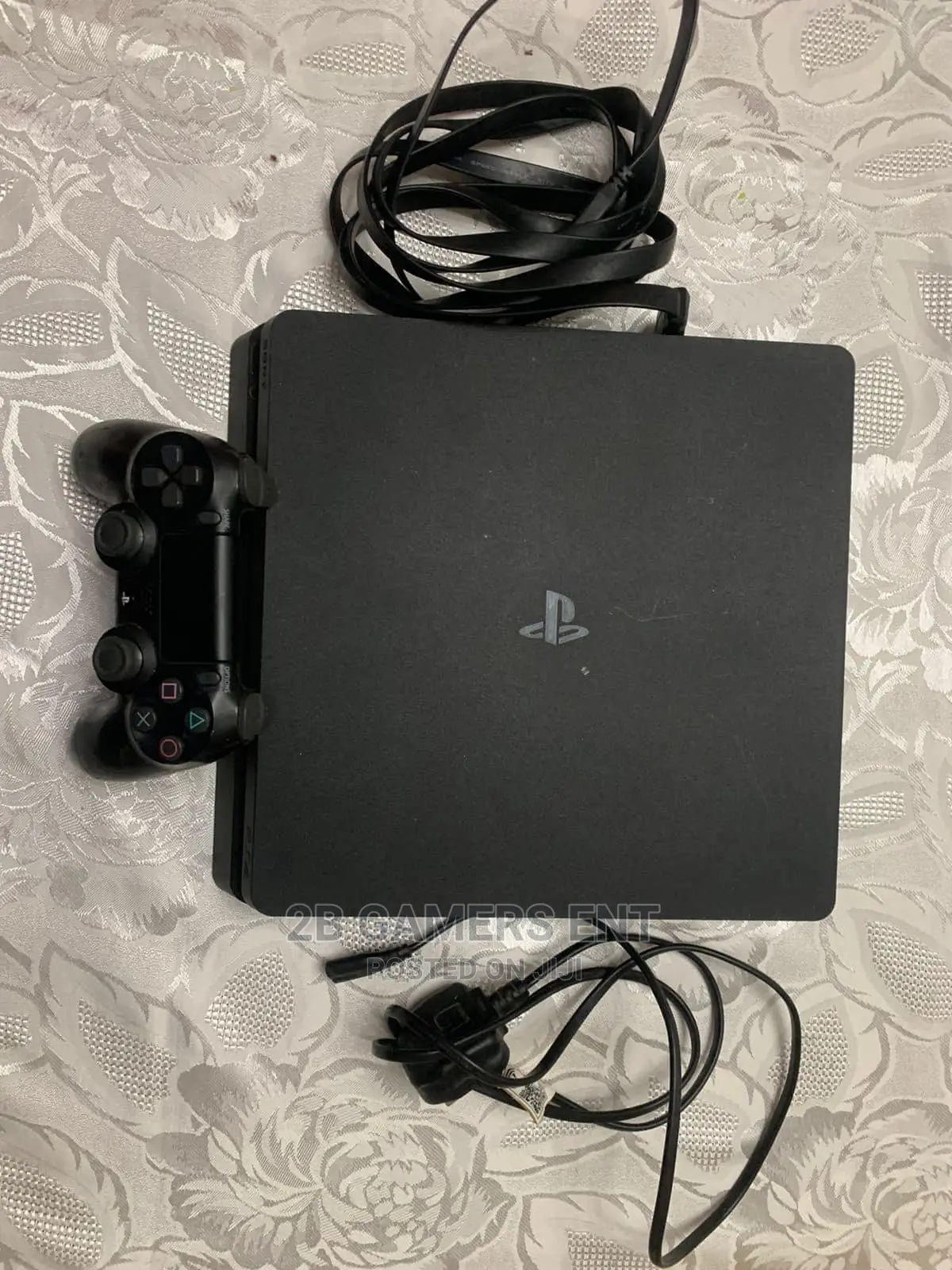 Ps4 Slim , 1 Pad All Cables