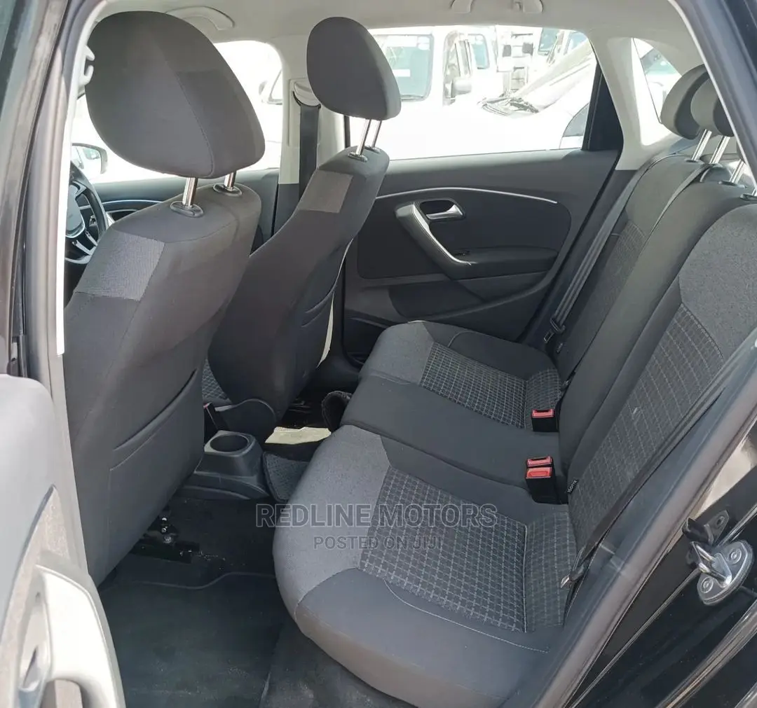 Volkswagen Polo 2016 Black