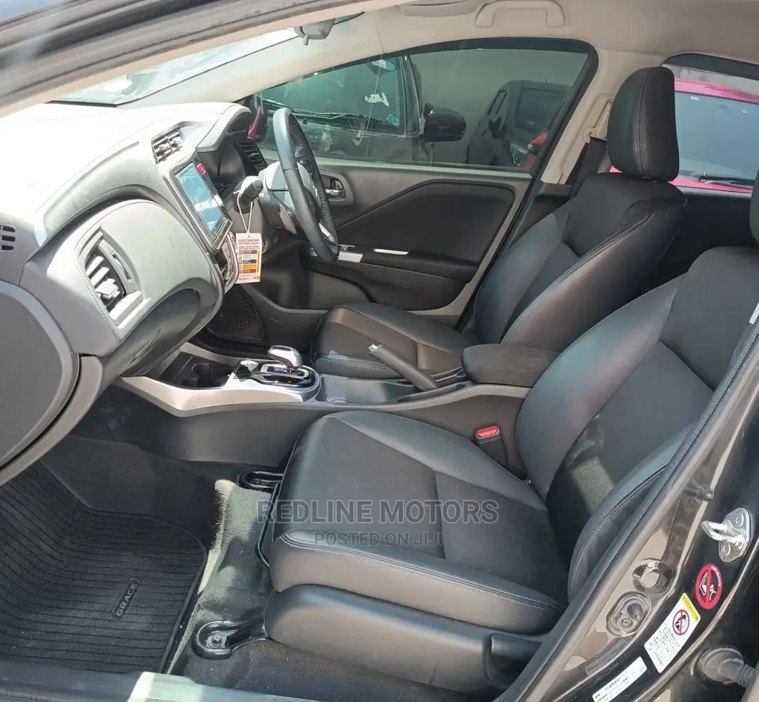 Honda Grace 1.5 Hybrid AWD 2016 Black