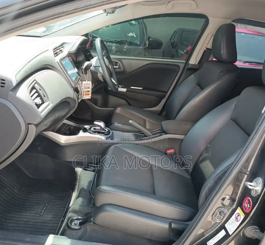 Honda Grace 1.5 Hybrid AWD 2016 Black