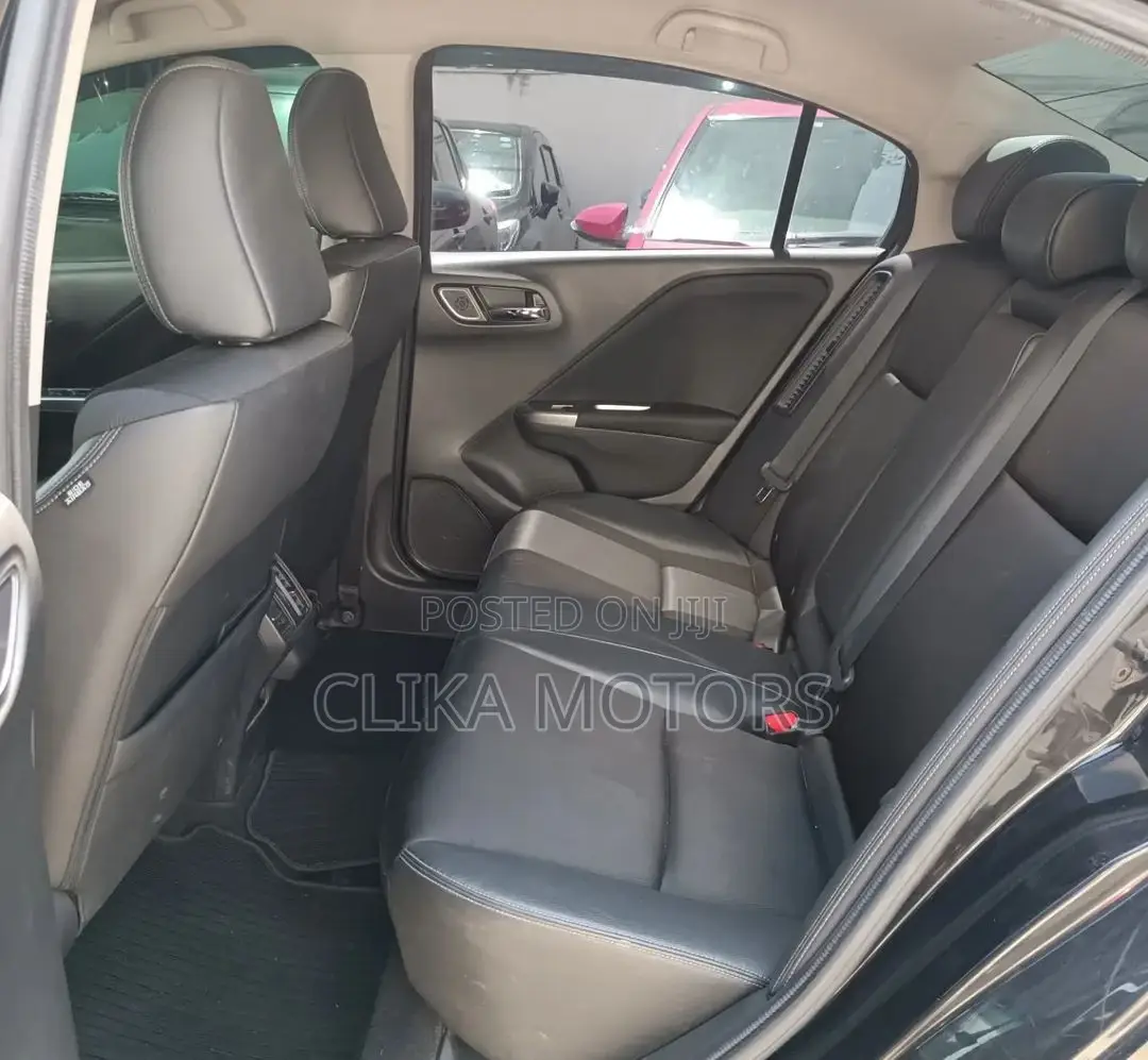 Honda Grace 1.5 Hybrid AWD 2016 Black