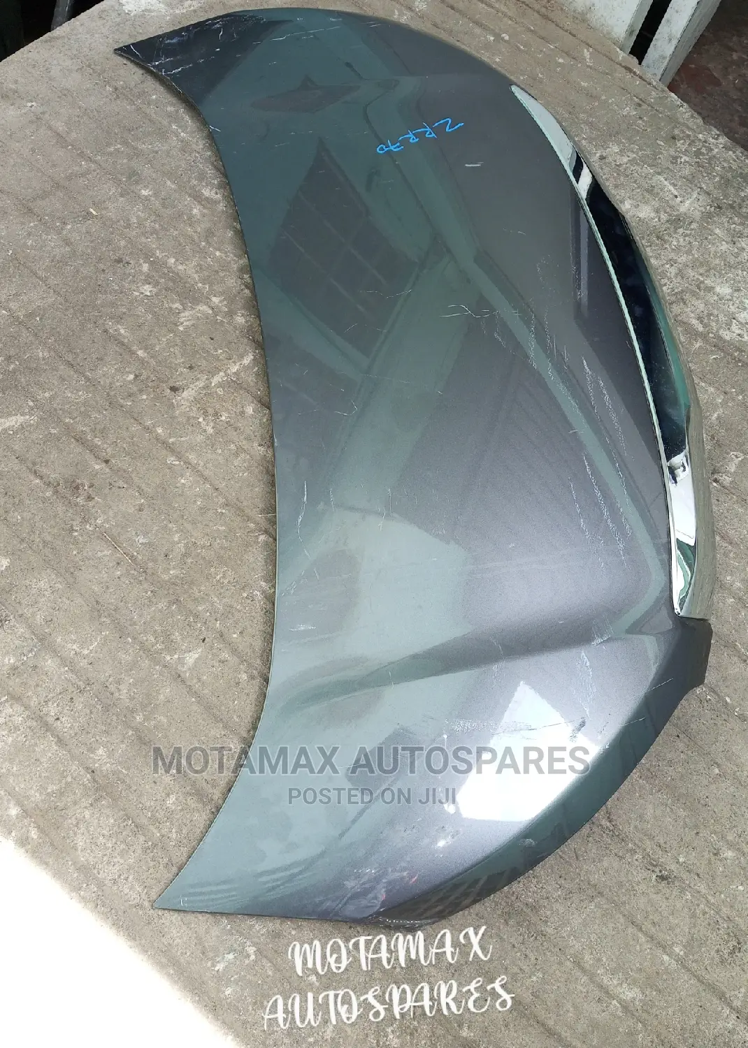 Toyota Noah ZRR70 Bonnet