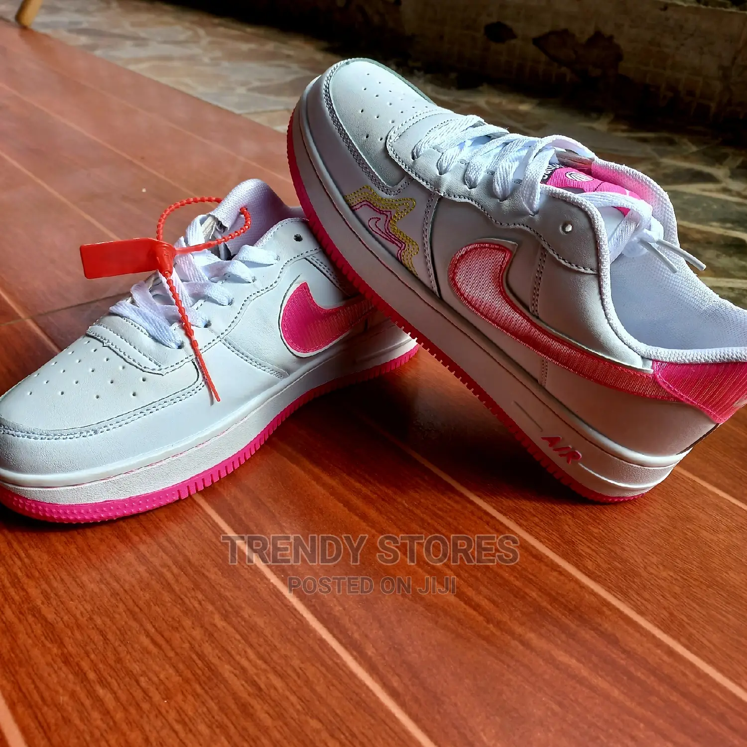 Nike Sport Wear Shoe - Size 39