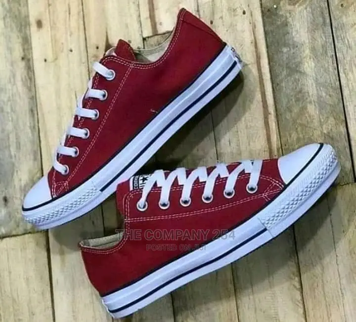 *Converse Allstars Chuck Taylor Fully Restocked
