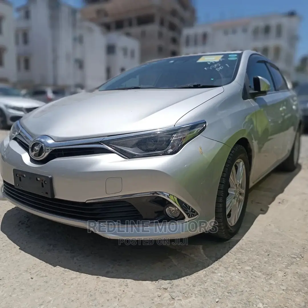 Toyota Auris 2016 Silver