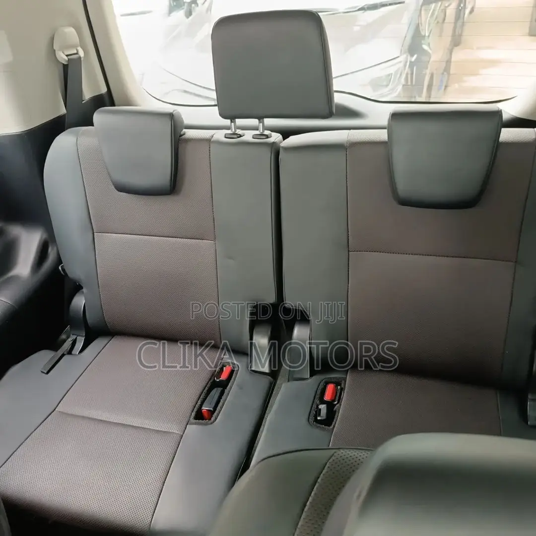 Toyota Esquire 2.0 AWD (7 Seater) 2016 Pearl