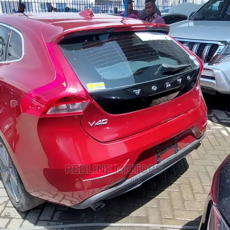Volvo V40 2016 Red