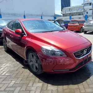 Volvo V40 2016 Red