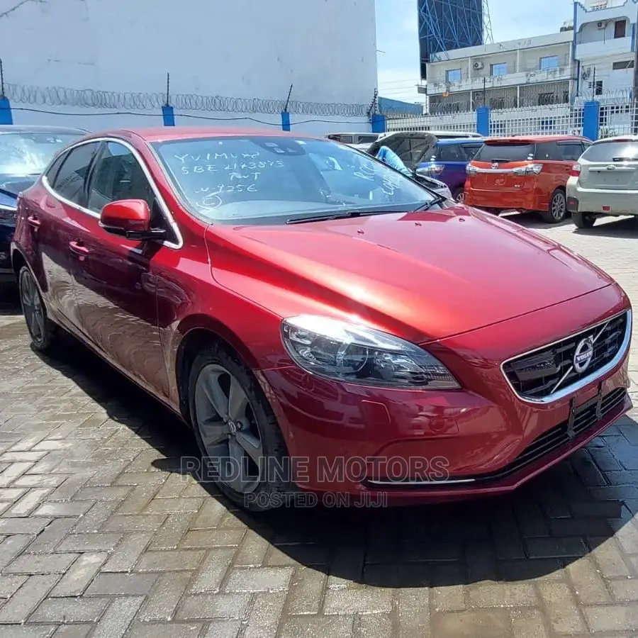 Volvo V40 2016 Red