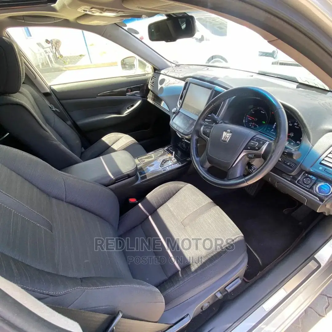Toyota Crown 2016 Gray