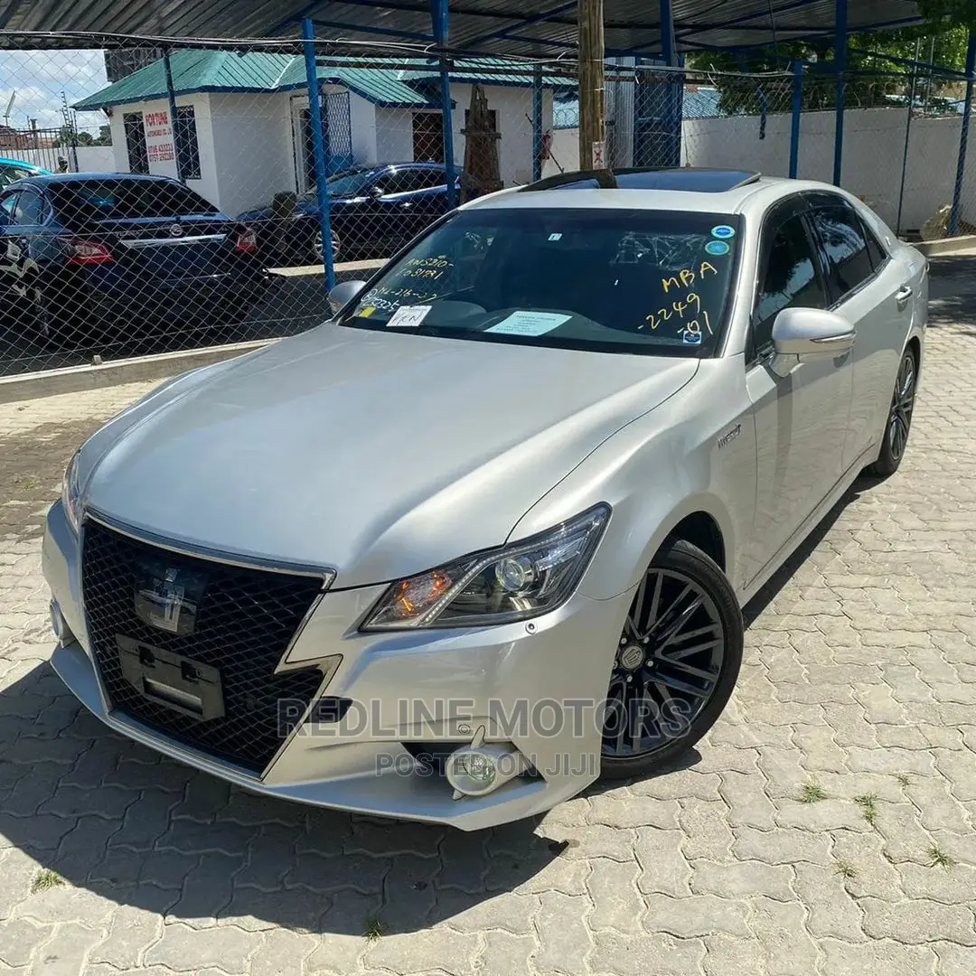 Toyota Crown 2016 Gray