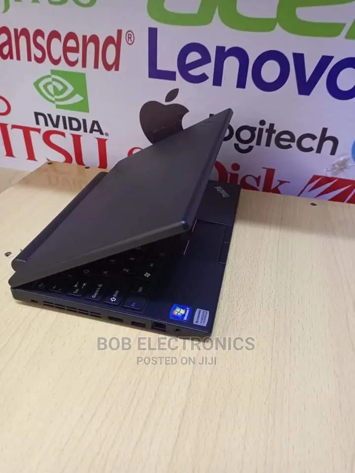 Laptop Lenovo 100e 4GB Intel Pentium HDD 320GB