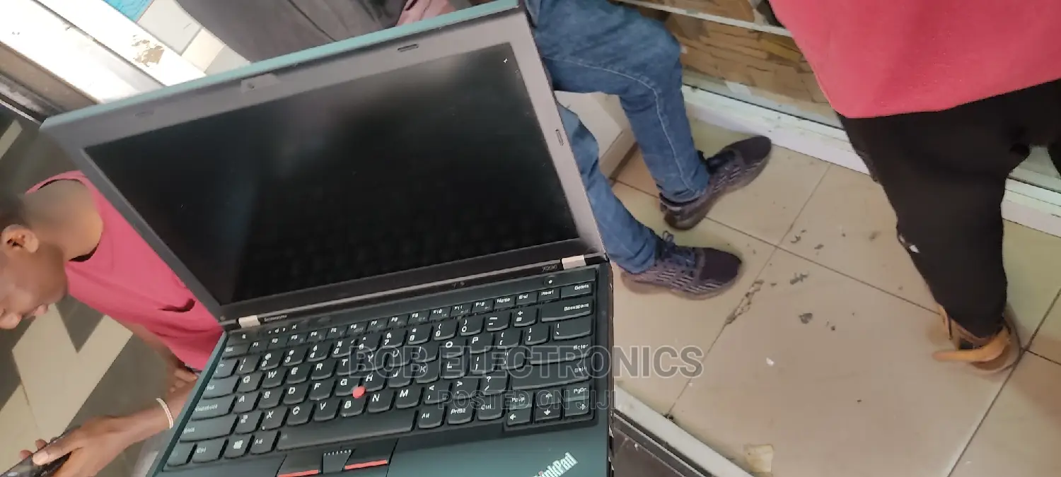 Laptop Lenovo ThinkPad X230 4GB Intel Core I5 HDD 500GB