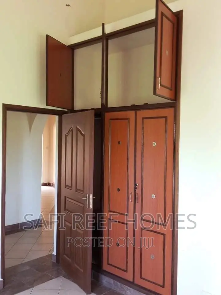 4bdrm Villa in Shanzu for Rent