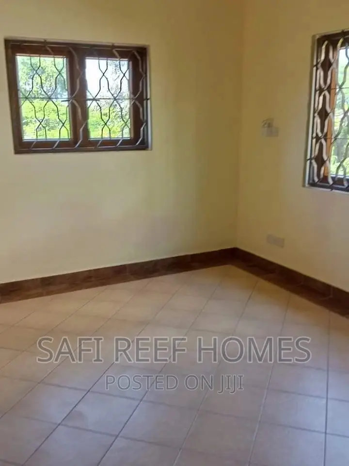 4bdrm Villa in Shanzu for Rent