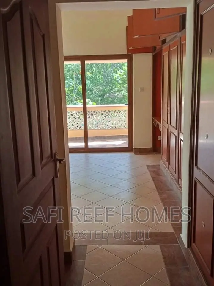4bdrm Villa in Shanzu for Rent