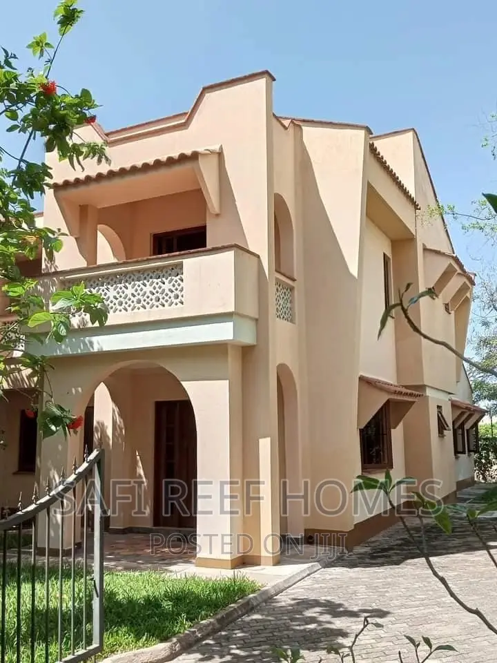 4bdrm Villa in Shanzu for Rent