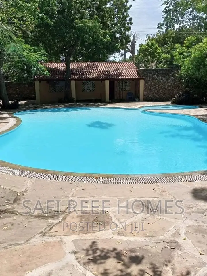 4bdrm Villa in Shanzu for Rent