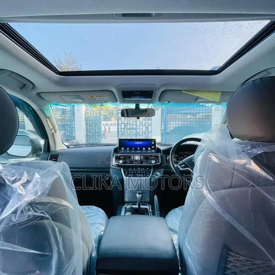 Toyota Land Cruiser Prado 2022 Silver