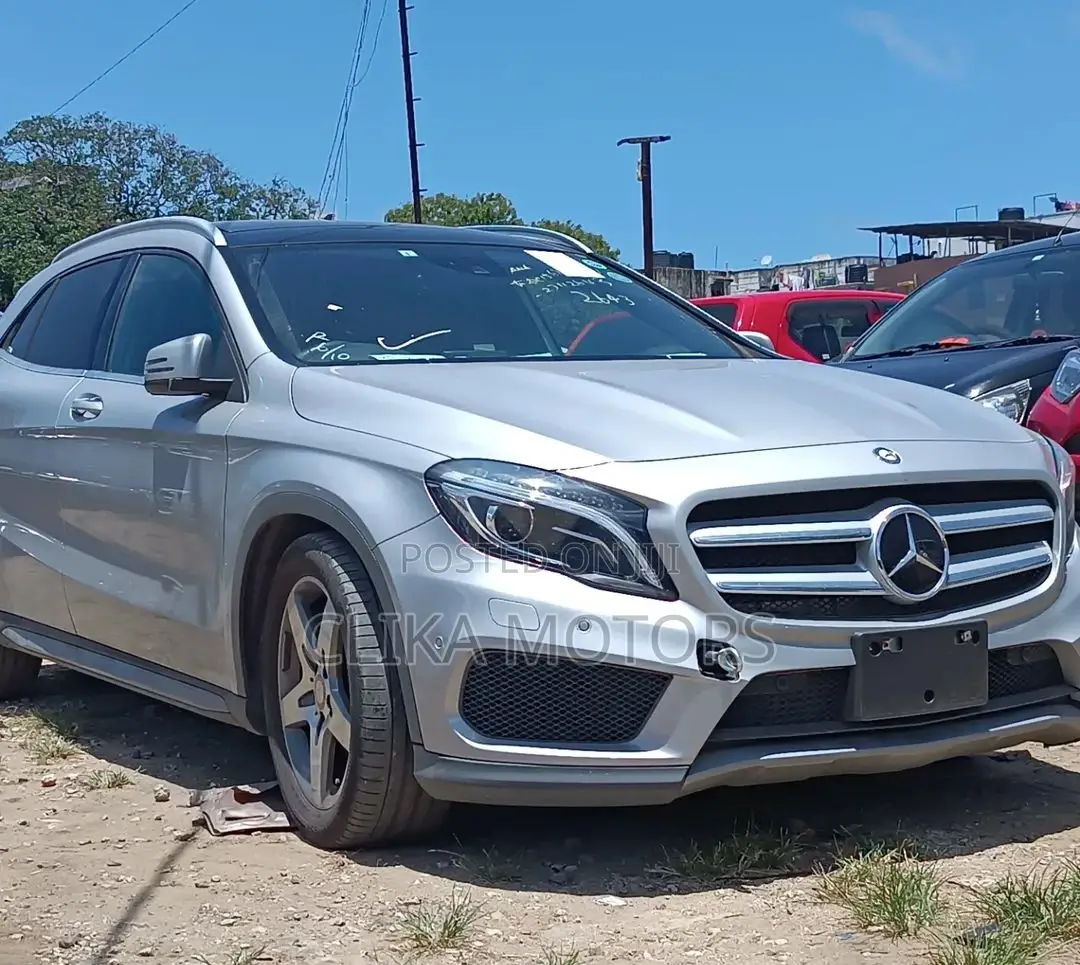 Mercedes-Benz GLA 250 2016 Silver
