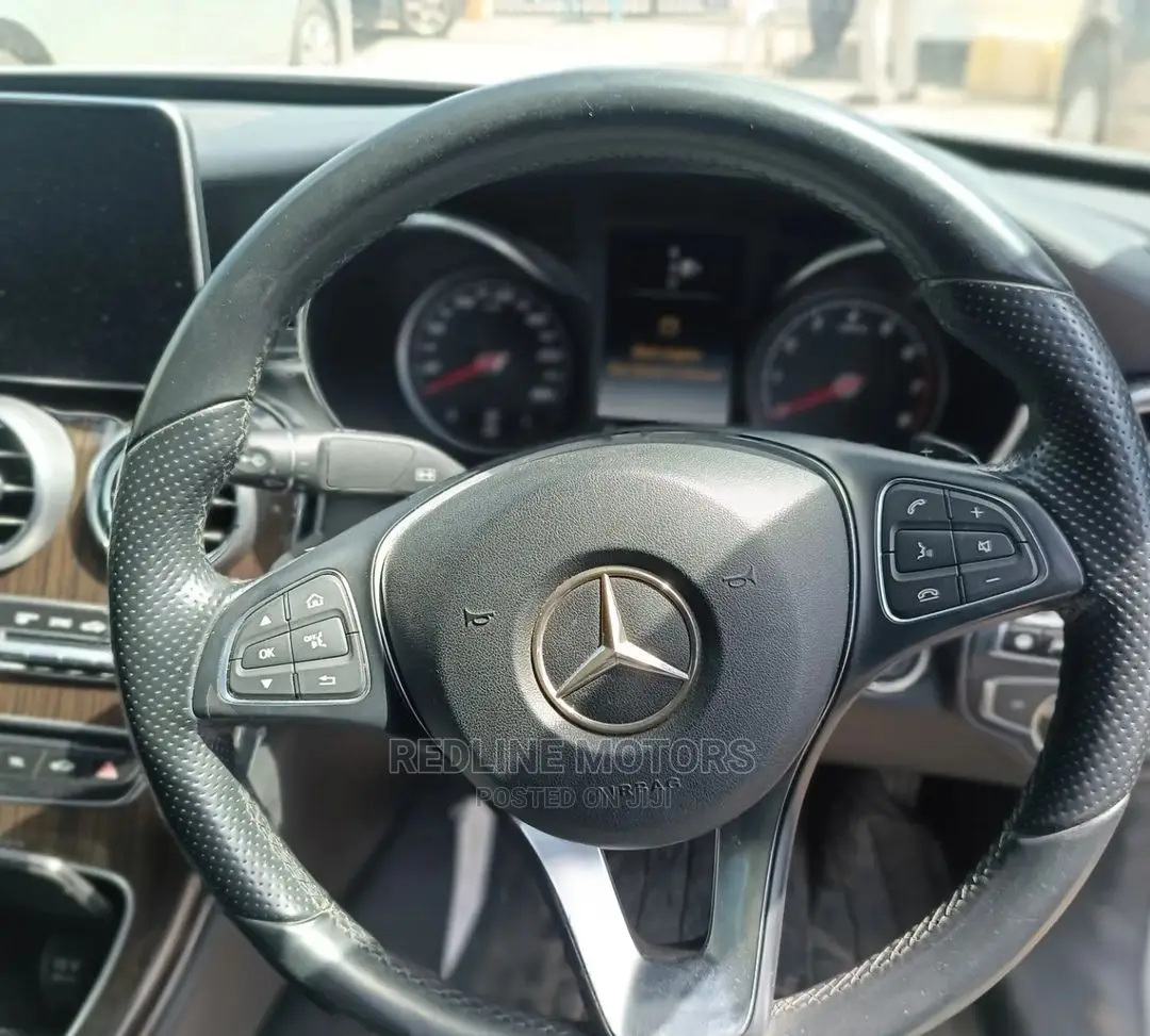 Mercedes-Benz C200 2017 Pearl