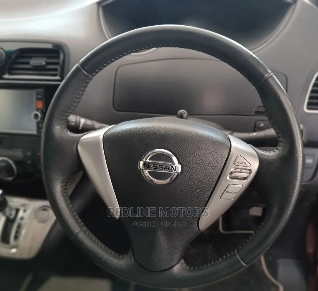 Nissan Serena 2016 Red