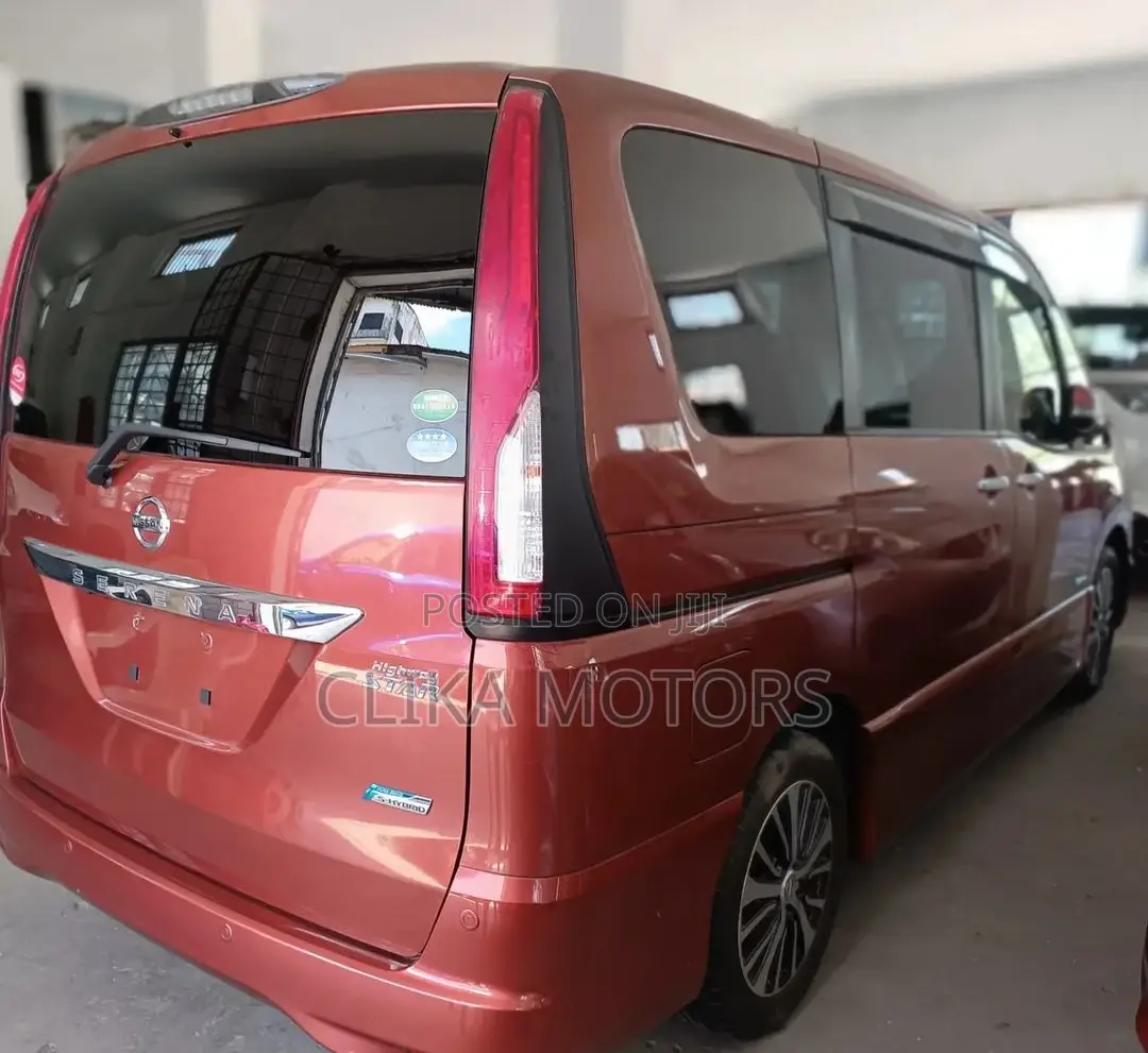 Nissan Serena 2016 Red