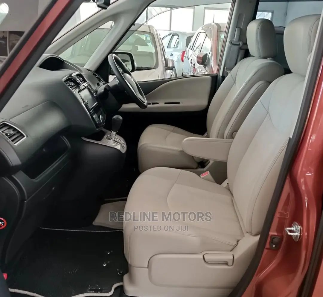 Nissan Serena 2016 Red