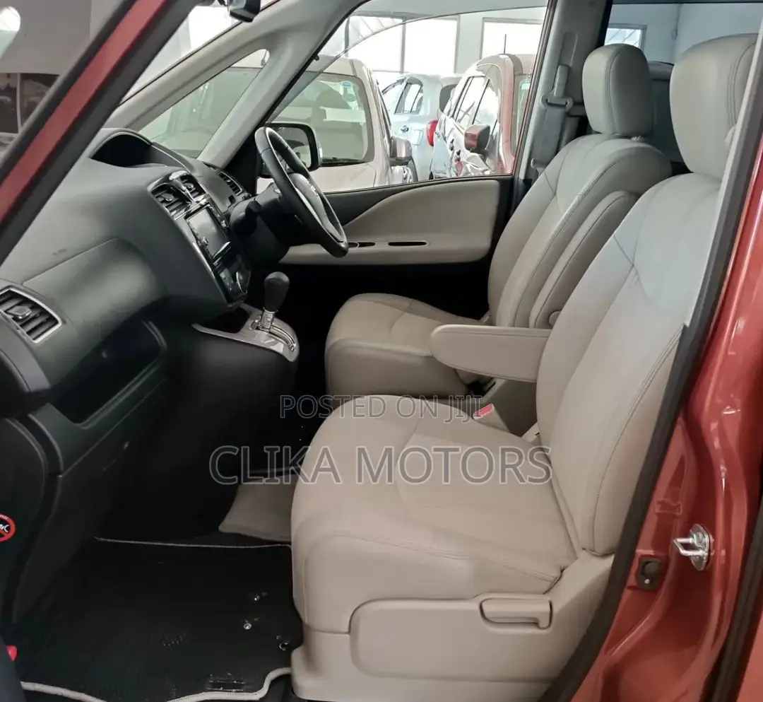 Nissan Serena 2016 Red