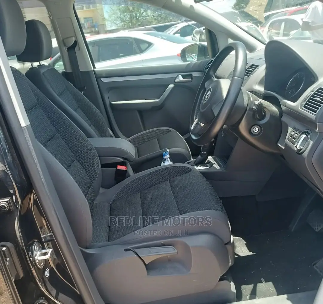 Volkswagen Touran 2016 Black