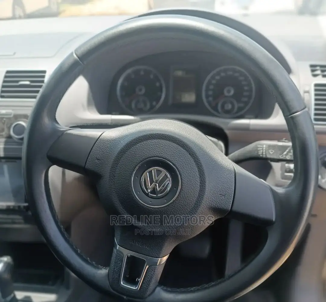 Volkswagen Touran 2016 Black