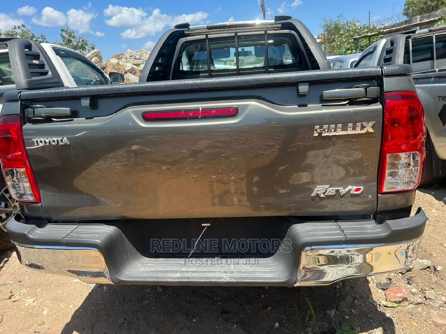 Toyota Hilux 2016 Gray