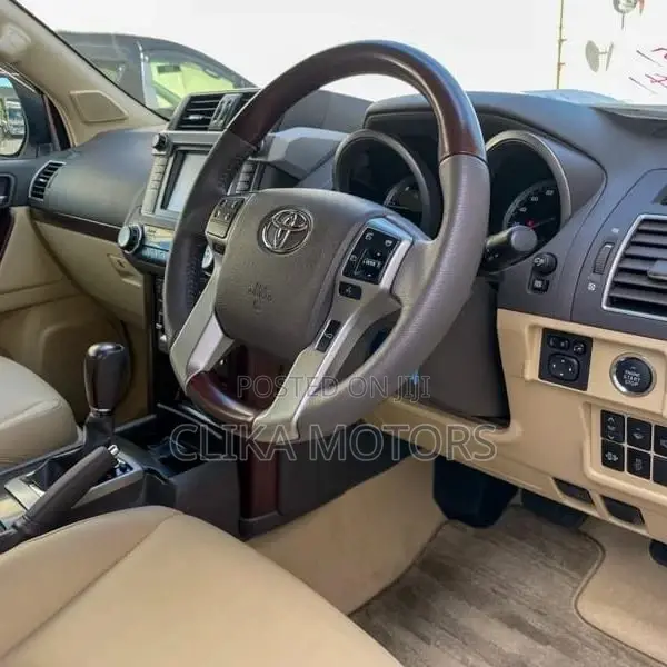 Toyota Land Cruiser Prado 2.8 2017 Pearl