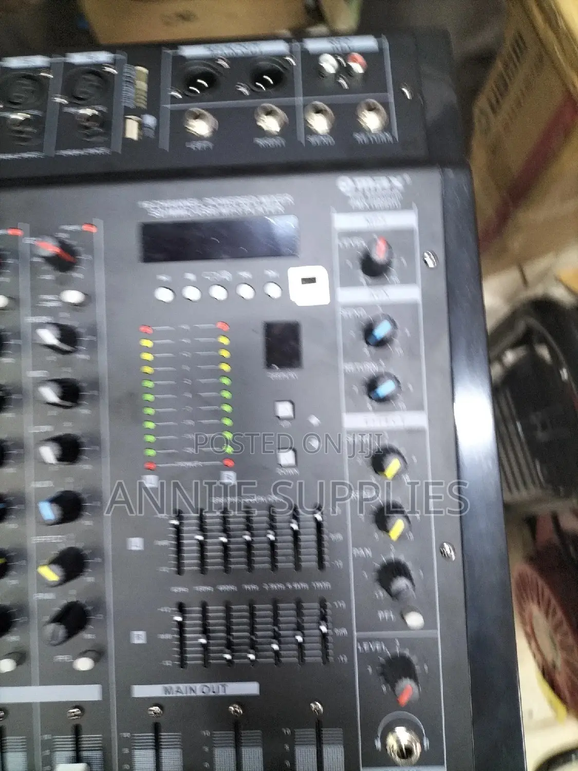 16ch Max Powered Mixer 2500W