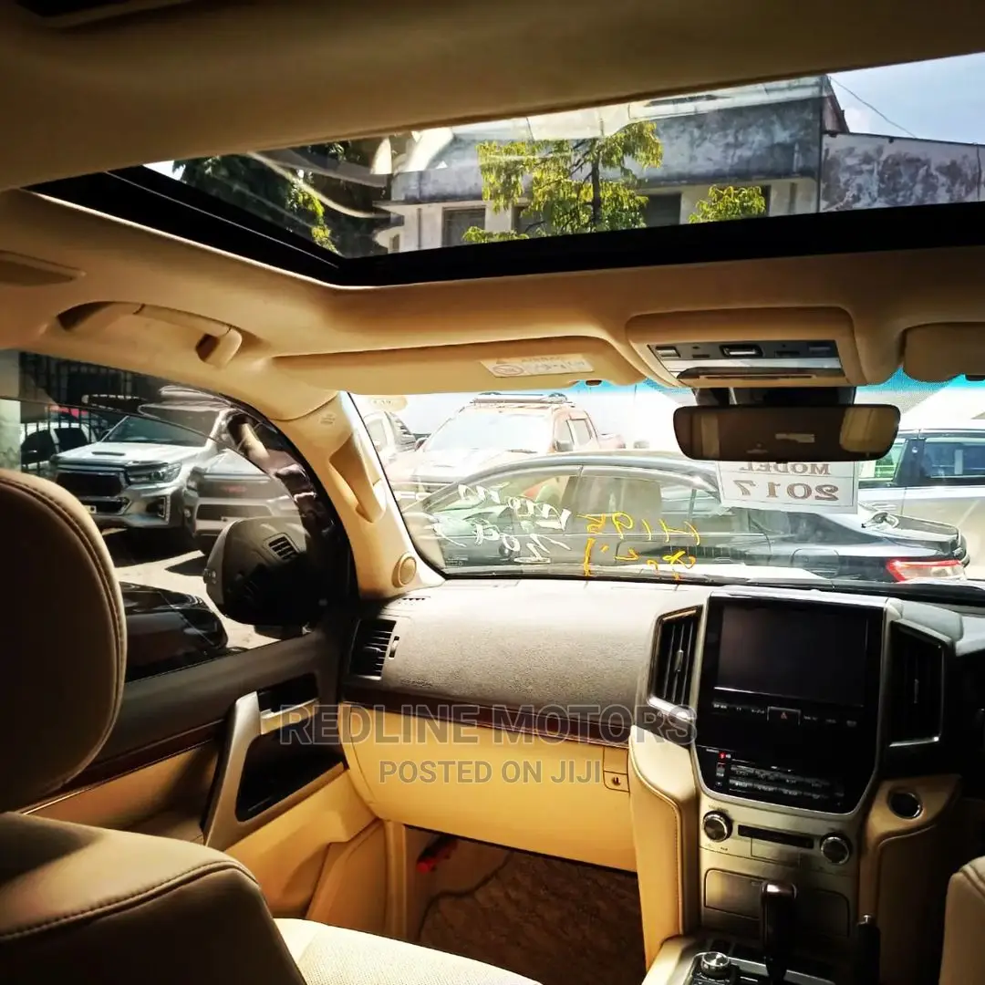 Toyota Land Cruiser 4.6 V8 ZX 2017 White