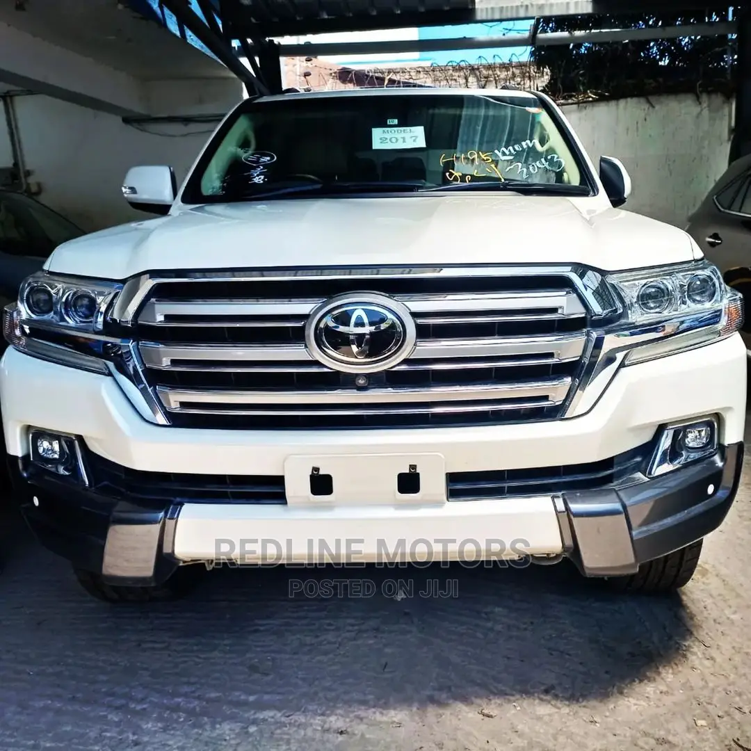 Toyota Land Cruiser 4.6 V8 ZX 2017 White