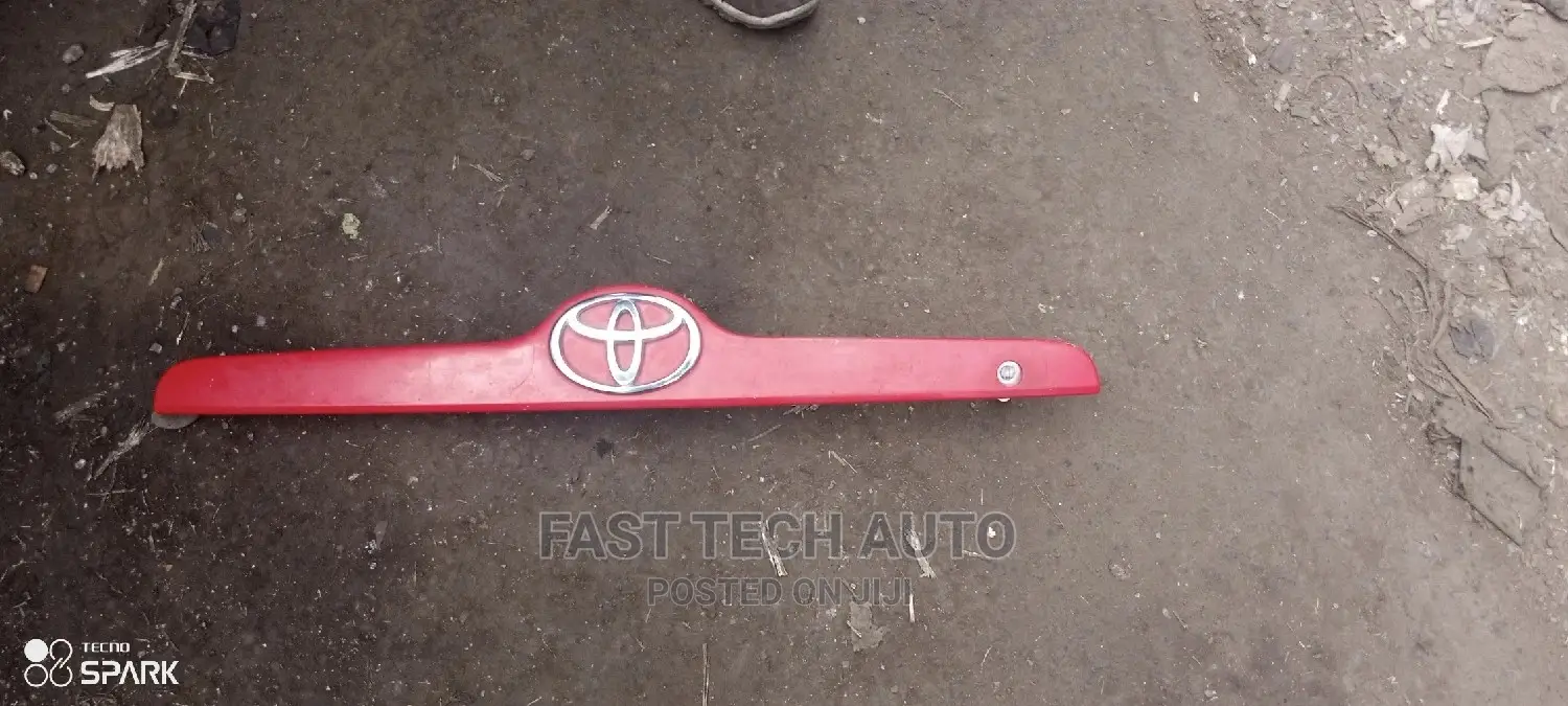 Toyota Nze 2005 Boot Handle