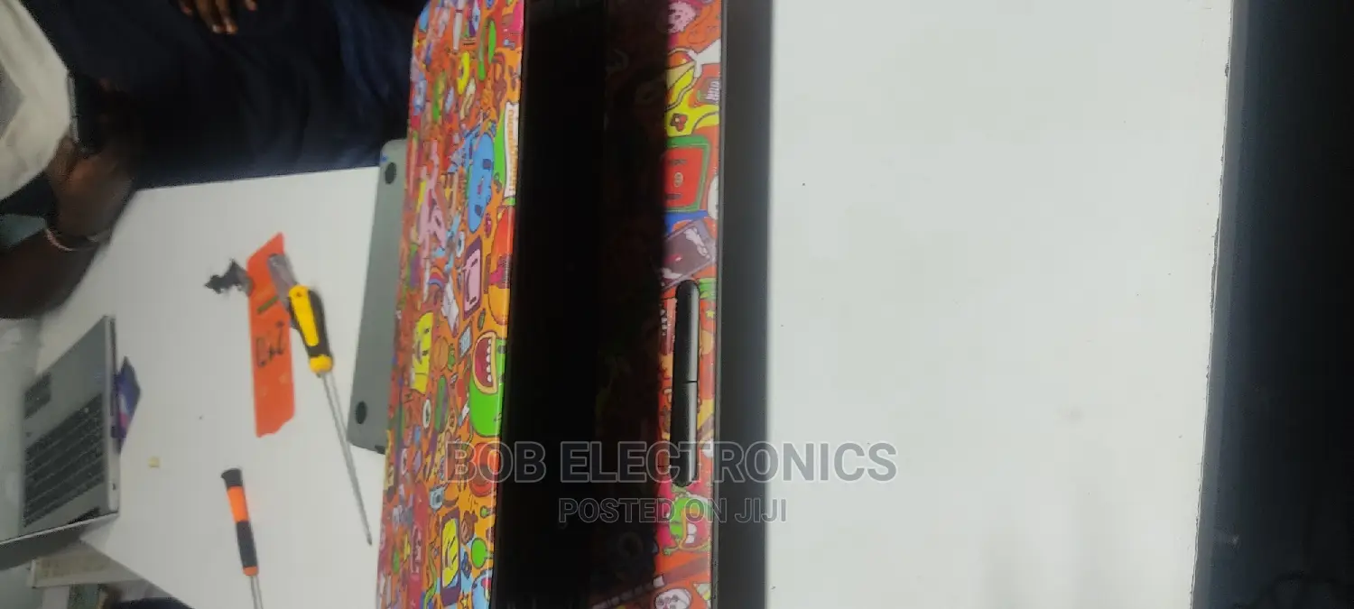Laptop Toshiba Satellite C55 4GB Intel Pentium HDD 320GB