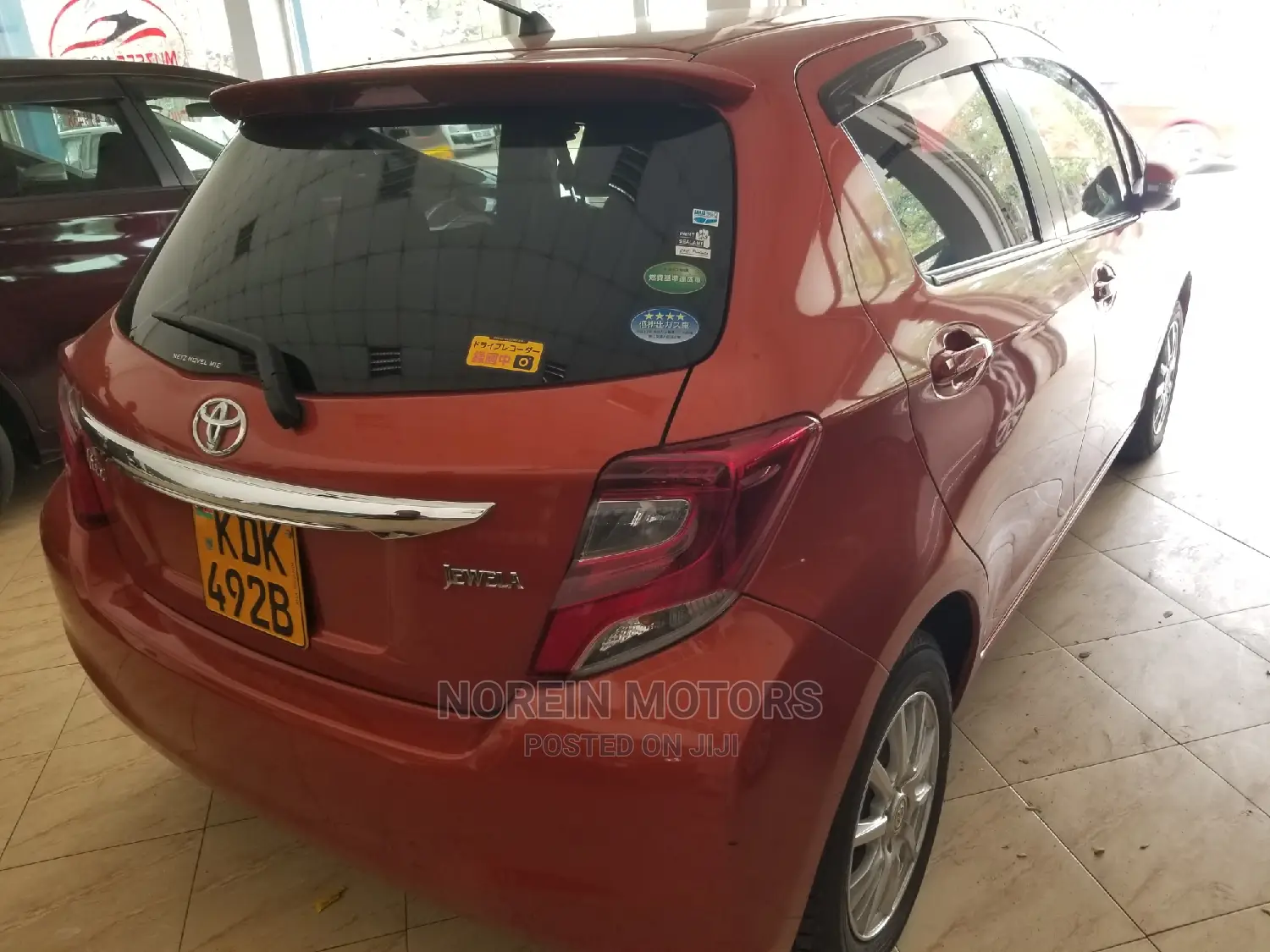 Toyota Vitz 1.0 FWD 5dr 2015 Orange