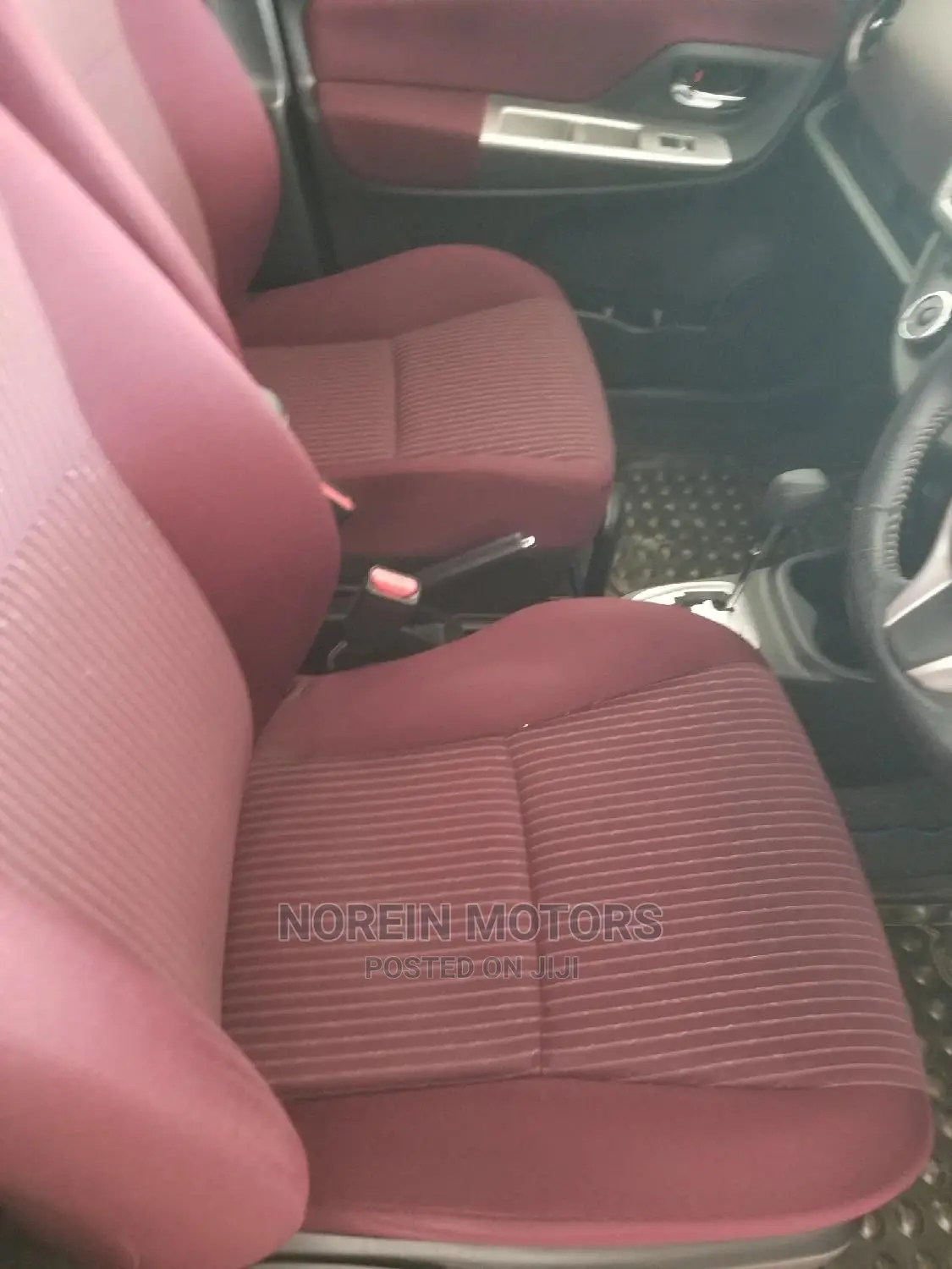 Toyota Vitz 1.0 FWD 5dr 2015 Orange