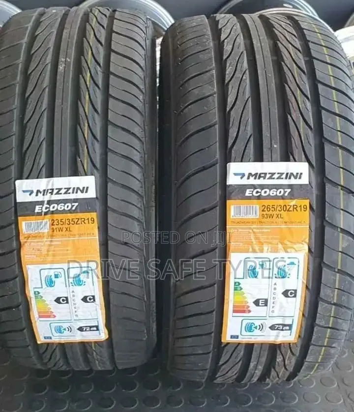 235/35 R19 Mazzini Tyre (China)