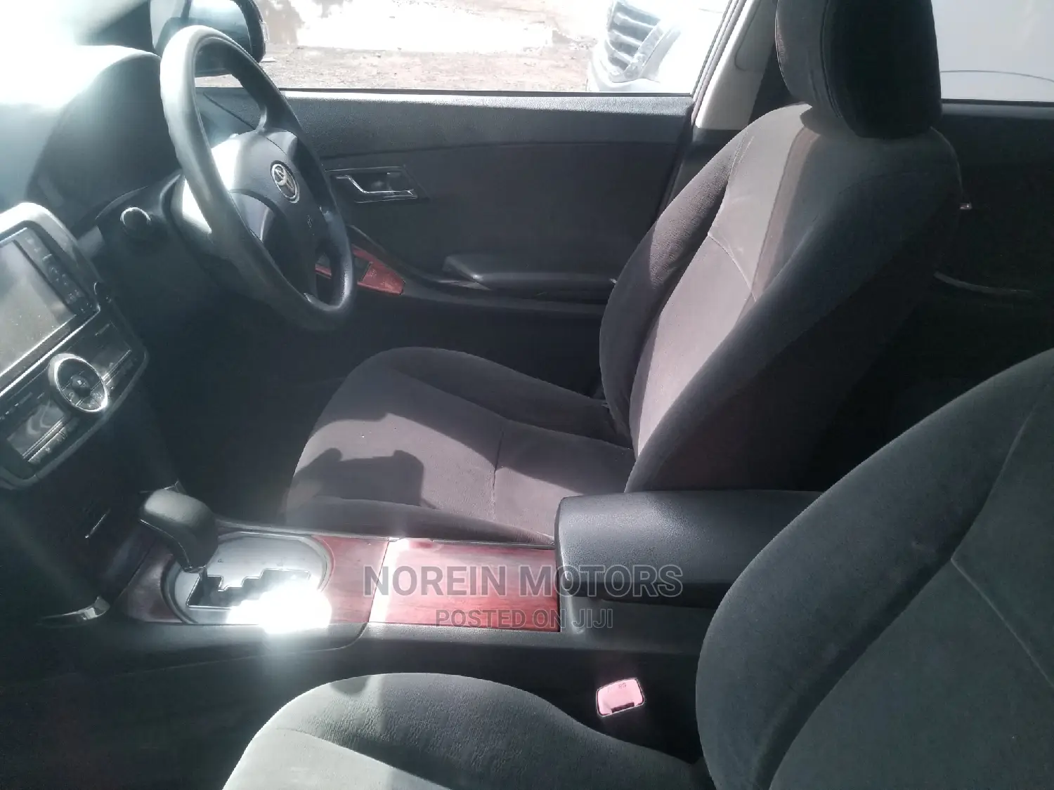 Toyota Premio 1.5 FWD 2013 Silver