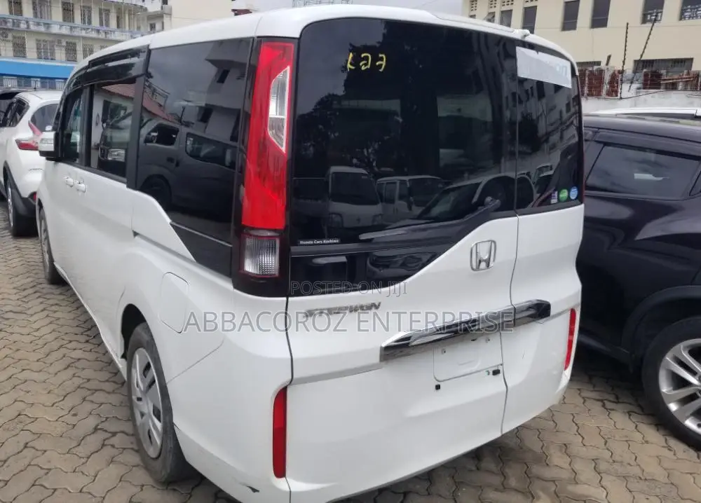 Honda Stepwgn 2016 White