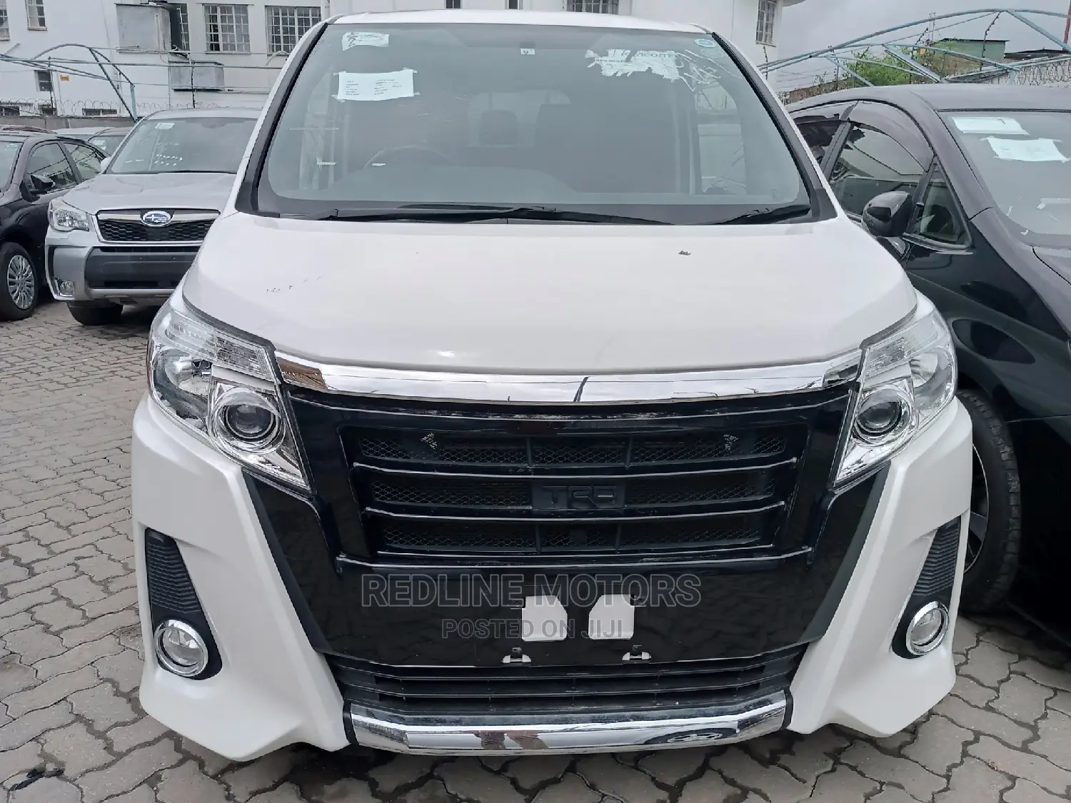 Toyota Noah 2.0 AWD (7 Seater) 2016 Pearl