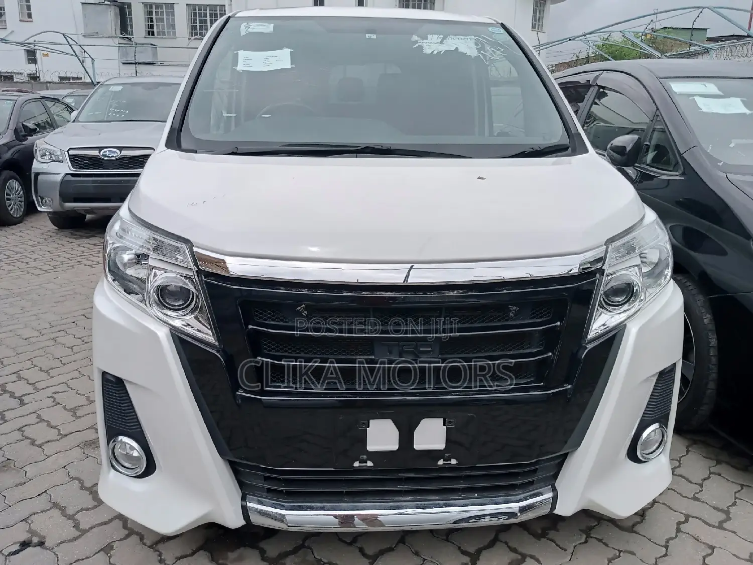 Toyota Noah 2.0 AWD (7 Seater) 2016 Pearl