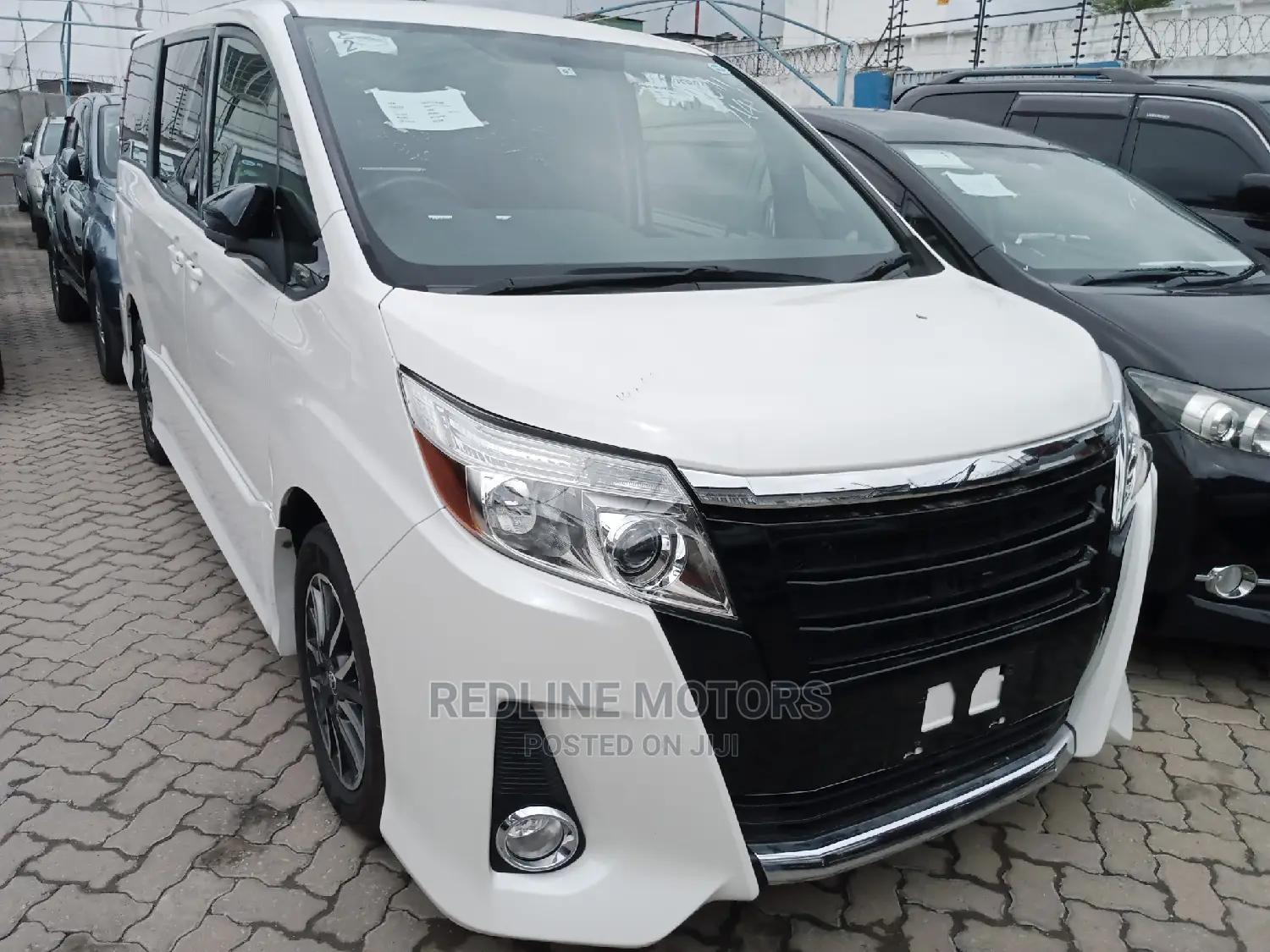 Toyota Noah 2.0 AWD (7 Seater) 2016 Pearl