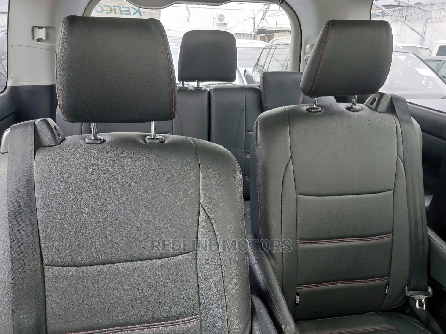 Toyota Noah 2.0 AWD (7 Seater) 2016 Pearl
