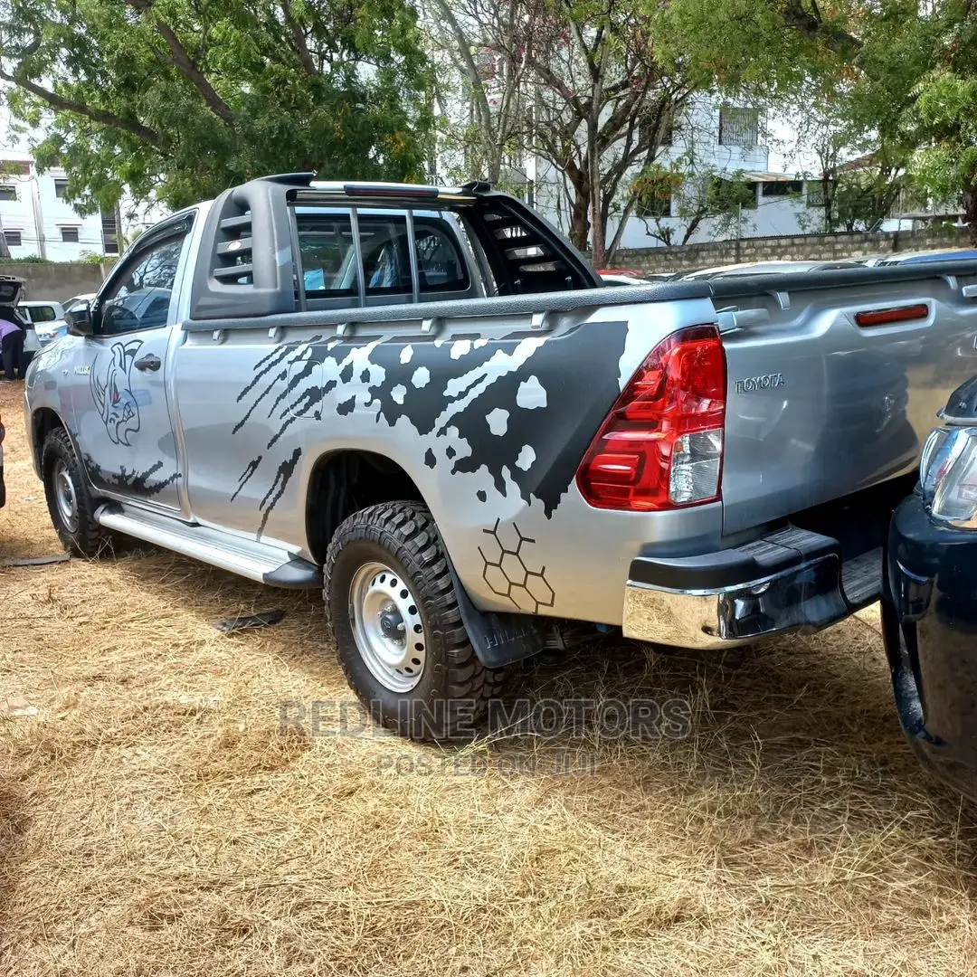 Toyota Hilux 2016 Silver